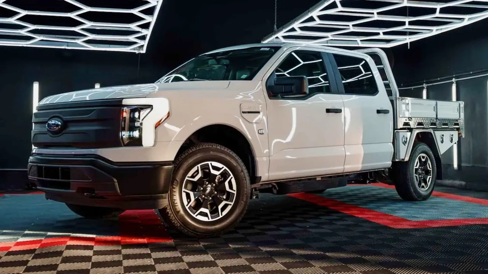 Ford F-150 Lightning importers not worried about incoming electrified utes